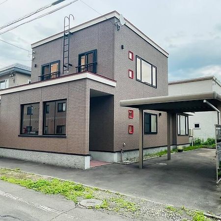 Y'Sハウス Apartment Chitose  Exterior photo